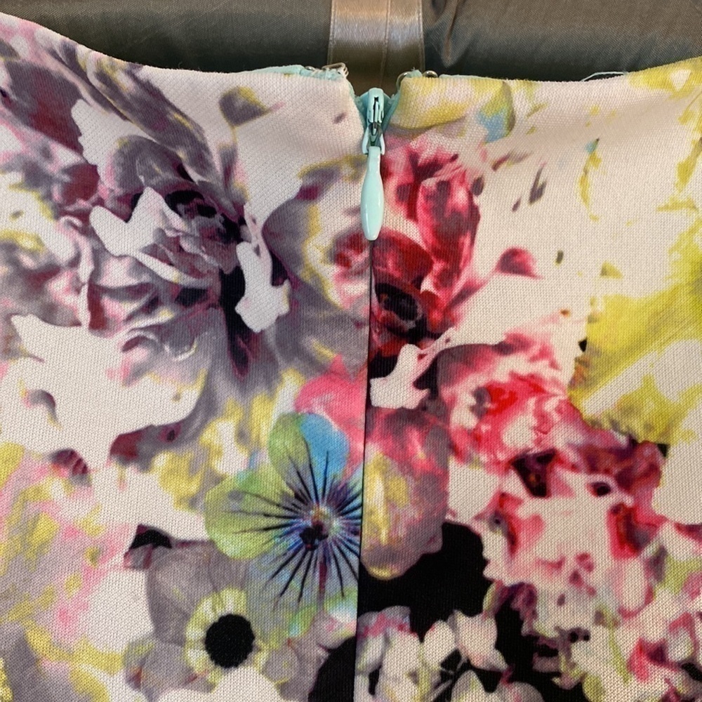 TAHARI Arthur Levine Floral Sheath Dress sz 8 - Picture 7 of 14